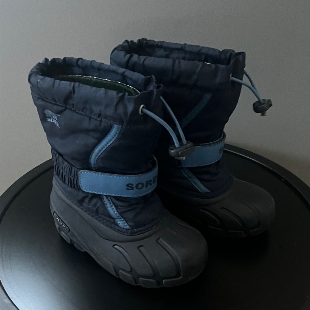 Sorel Black and Navy Snow Boots